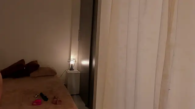 Snapshot of leahaltomm chatting on 03-17-25, 09:35 leahaltomm online show from 03-17-25, 09:35