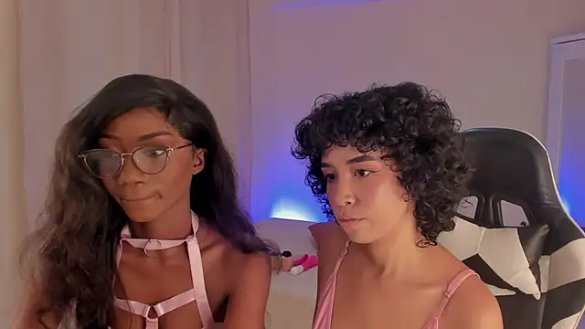 Snapshot of leahaltomm chatting on 02-15-25, 07:50 leahaltomm online show from 02-15-25, 07:50