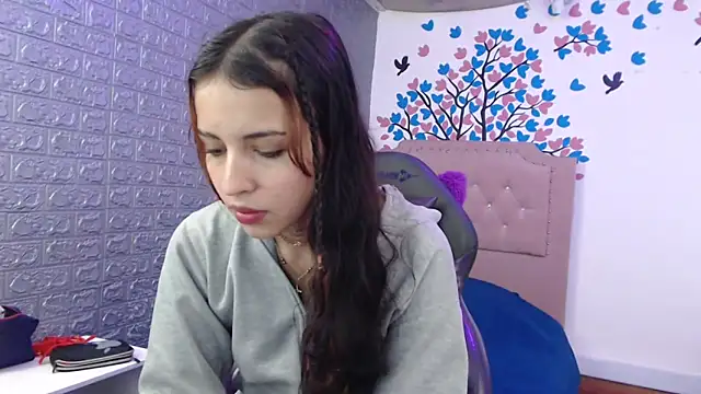 Snapshot of AngelaTurizo chatting on 11-05-25, 07:00 AngelaTurizo online show from 11-05-25, 07:00