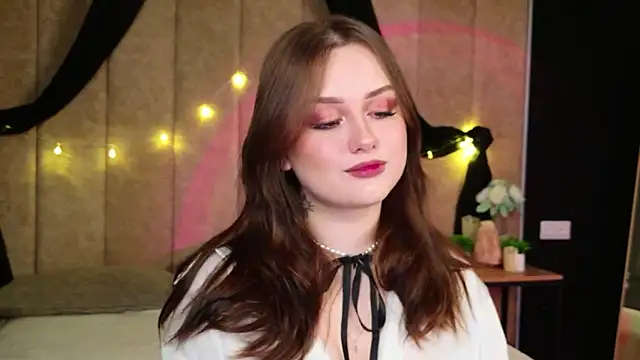 Kendra Parlow online show from 11-04-25, 08:34