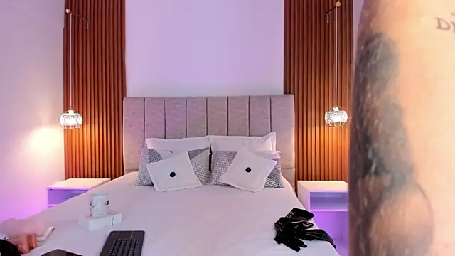 khloe-sweet online show from 12-02-25, 01:46