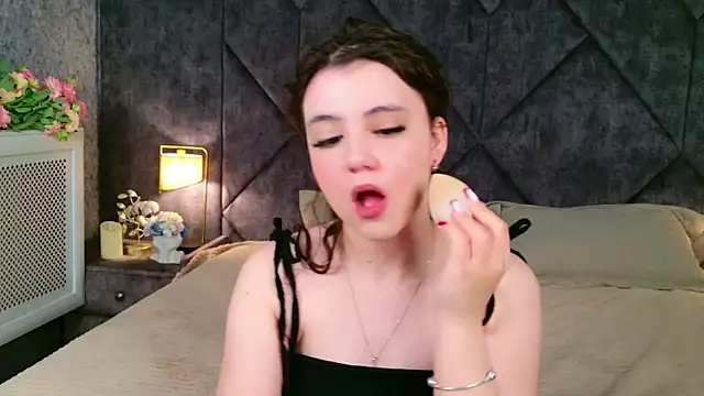 Snapshot of Pauline_Heaven chatting on 04-30-26, 06:42 Pauline Heaven online show from 04-30-26, 06:42