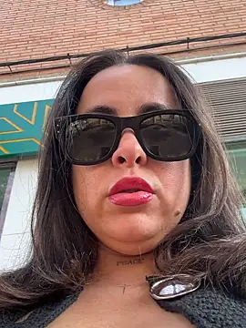 laarti online show from 10-30-25, 03:42