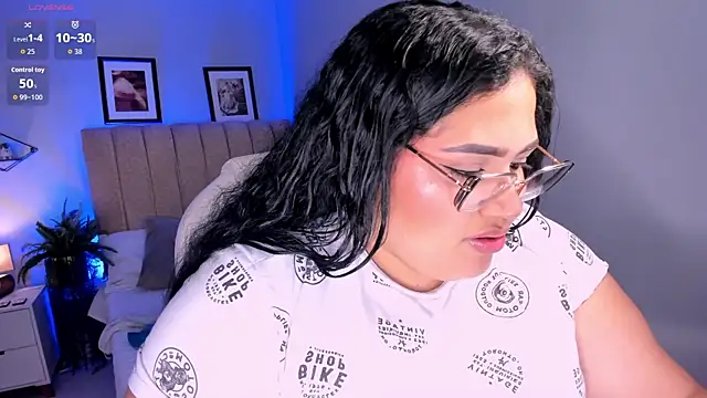 Snapshot of _michel_bbw chatting on 06-10-26, 02:13 michel bbw online show from 06-10-26, 02:13