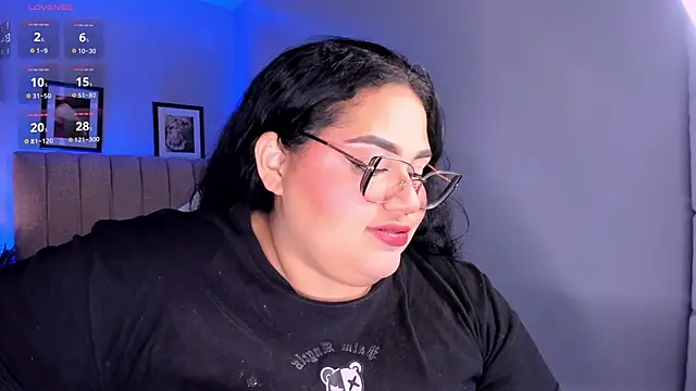 Snapshot of _michel_bbw chatting on 05-31-26, 02:17 michel bbw online show from 05-31-26, 02:17