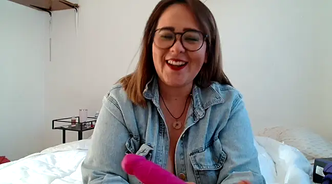 Snapshot of SweetRomina chatting on 02-06-25, 08:56 SweetRomina online show from 02-06-25, 08:56