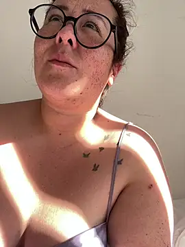 Snapshot of SweetRomina chatting on 03-03-26, 03:30 SweetRomina online show from 03-03-26, 03:30