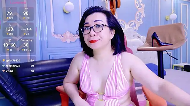 Snapshot of LucianaMe chatting on 06-04-26, 03:06 LucianaMe online show from 06-04-26, 03:06