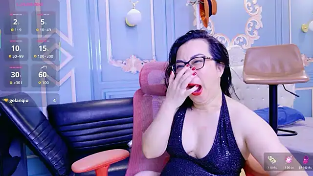 Snapshot of LucianaMe chatting on 06-19-26, 03:18 LucianaMe online show from 06-19-26, 03:18