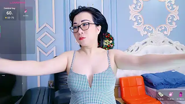 Snapshot of LucianaMe chatting on 02-08-26, 03:59 LucianaMe online show from 02-08-26, 03:59