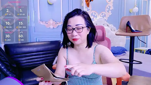 Snapshot of LucianaMe chatting on 06-17-26, 03:39 LucianaMe online show from 06-17-26, 03:39