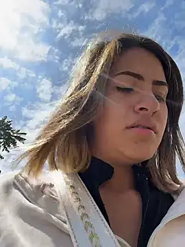 Snapshot of Andrea18_blonde chatting on 11-29-25, 03:34 Andrea18 blonde online show from 11-29-25, 03:34