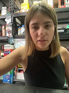 Snapshot of Andrea18_blonde chatting on 01-15-26, 04:43 Andrea18 blonde online show from 01-15-26, 04:43