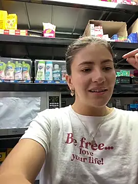 Andrea18 blonde online show from 05-17-26, 03:34