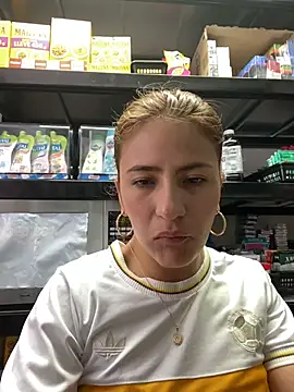 Andrea18 blonde online show from 06-17-26, 03:00