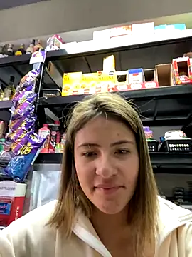 Snapshot of Andrea18_blonde chatting on 11-14-25, 03:05 Andrea18 blonde online show from 11-14-25, 03:05