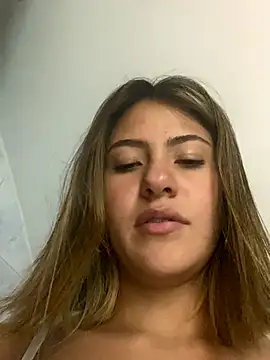 Snapshot of Andrea18_blonde chatting on 12-13-25, 08:04 Andrea18 blonde online show from 12-13-25, 08:04