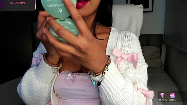 Gigi Strawberry online show from 11-07-25, 06:29