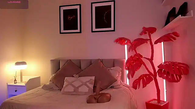 Gigi Strawberry online show from 03-22-26, 06:04