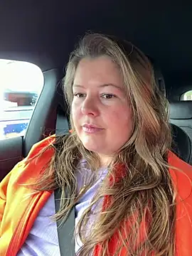 Snapshot of Lars-Lola chatting on 03-20-26, 10:27 Lars-Lola online show from 03-20-26, 10:27