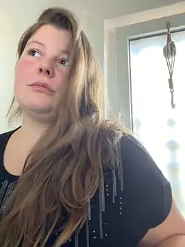 Snapshot of Lars-Lola chatting on 03-15-26, 02:02 Lars-Lola online show from 03-15-26, 02:02