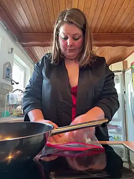 Snapshot of Lars-Lola chatting on 03-04-25, 02:42 Lars-Lola online show from 03-04-25, 02:42