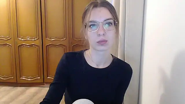 aurora lust online show from 11-18-25, 06:28