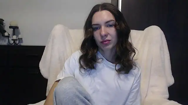 aurora lust online show from 10-23-25, 05:39