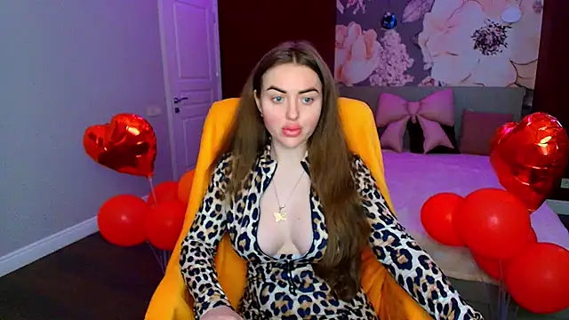 Snapshot of MissisCaty chatting on 05-20-26, 04:09 MissisCaty online show from 05-20-26, 04:09