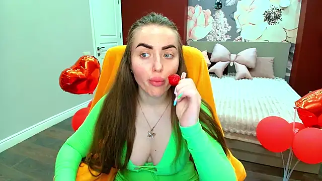 Snapshot of MissisCaty chatting on 05-27-26, 06:48 MissisCaty online show from 05-27-26, 06:48