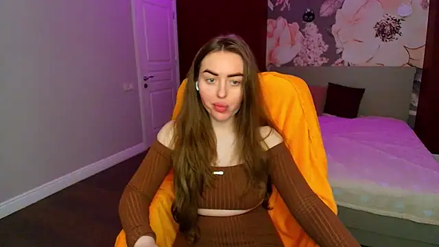 Snapshot of MissisCaty chatting on 05-19-26, 12:37 MissisCaty online show from 05-19-26, 12:37