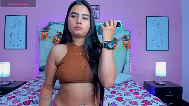  Emma whiitee  online show from 10-25-25, 12:39