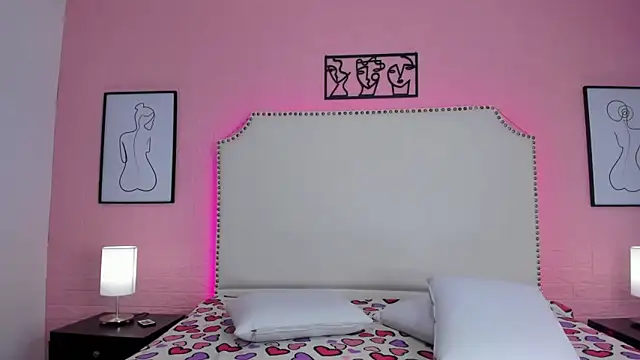  Emma whiitee  online show from 10-13-25, 01:12