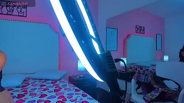  Emma whiitee  online show from 11-10-25, 12:54