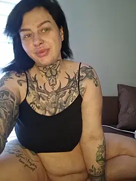 CannabisQueenn online show from 05-08-26, 07:01