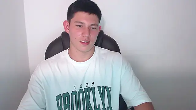 JamesCr  online show from 02-26-25, 06:40