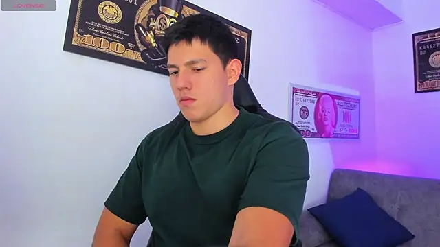 JamesCr  online show from 03-11-25, 08:20