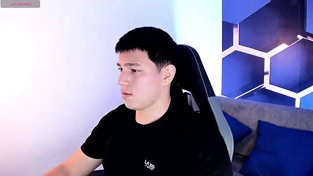 JamesCr  online show from 03-25-26, 03:28