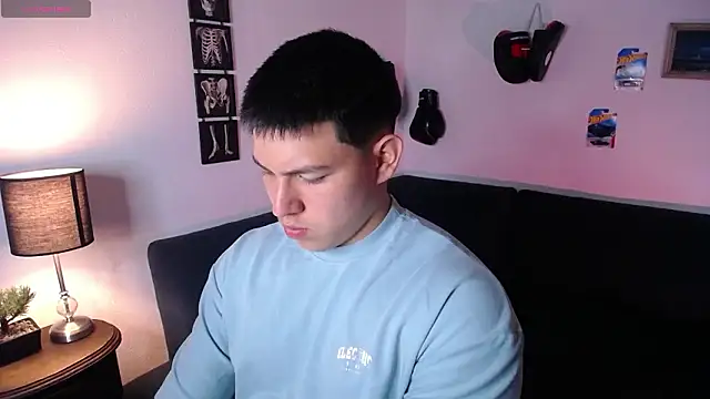 JamesCr  online show from 03-11-26, 01:10