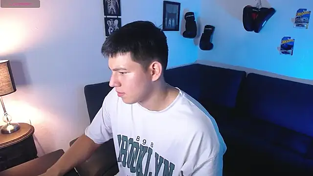 JamesCr  online show from 03-01-26, 01:05