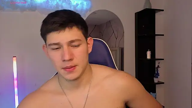 JamesCr  online show from 06-27-26, 07:20