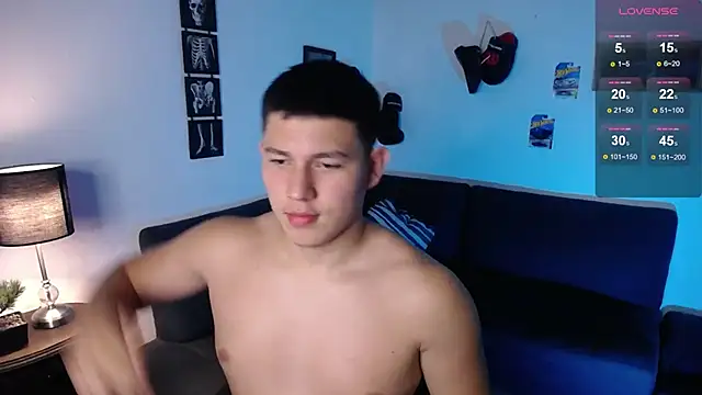 JamesCr  online show from 04-09-26, 11:11