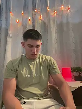 JamesCr  online show from 02-10-25, 01:35