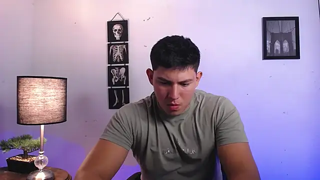 JamesCr  online show from 11-05-25, 12:36