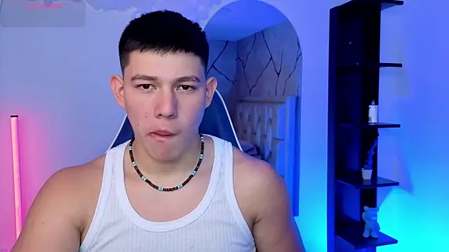JamesCr  online show from 07-07-26, 12:20