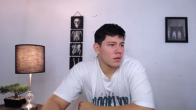 JamesCr  online show from 11-20-25, 04:29