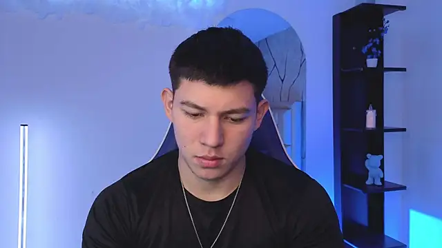 JamesCr  online show from 06-18-26, 12:21
