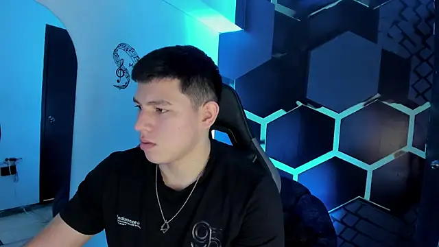 JamesCr  online show from 06-14-26, 03:57