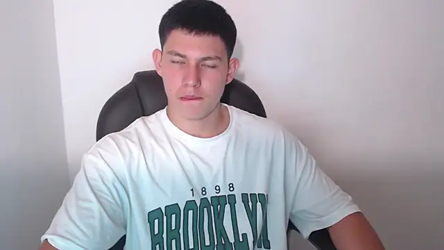 JamesCr  online show from 02-26-25, 03:35