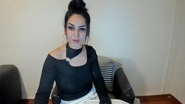 NicoleKatee online show from 11-28-25, 01:00